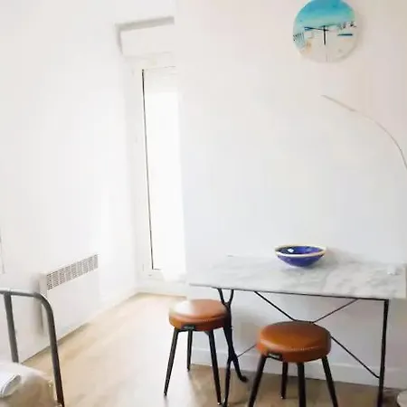 Pour 3 Personnes Extremement Bien Place Apartment *
